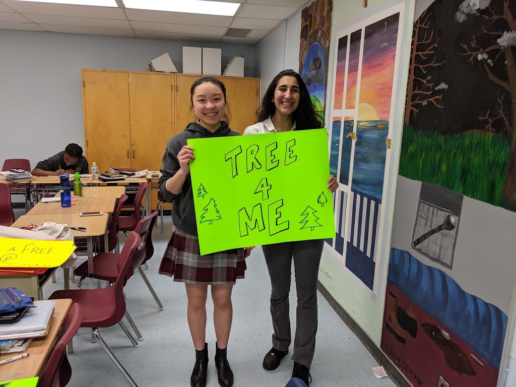 École secondaire catholique Monseigneur-De-Charbonnel | 110 Drewry Ave, North York, ON M2M 1C8, Canada | Phone: (416) 393-5537