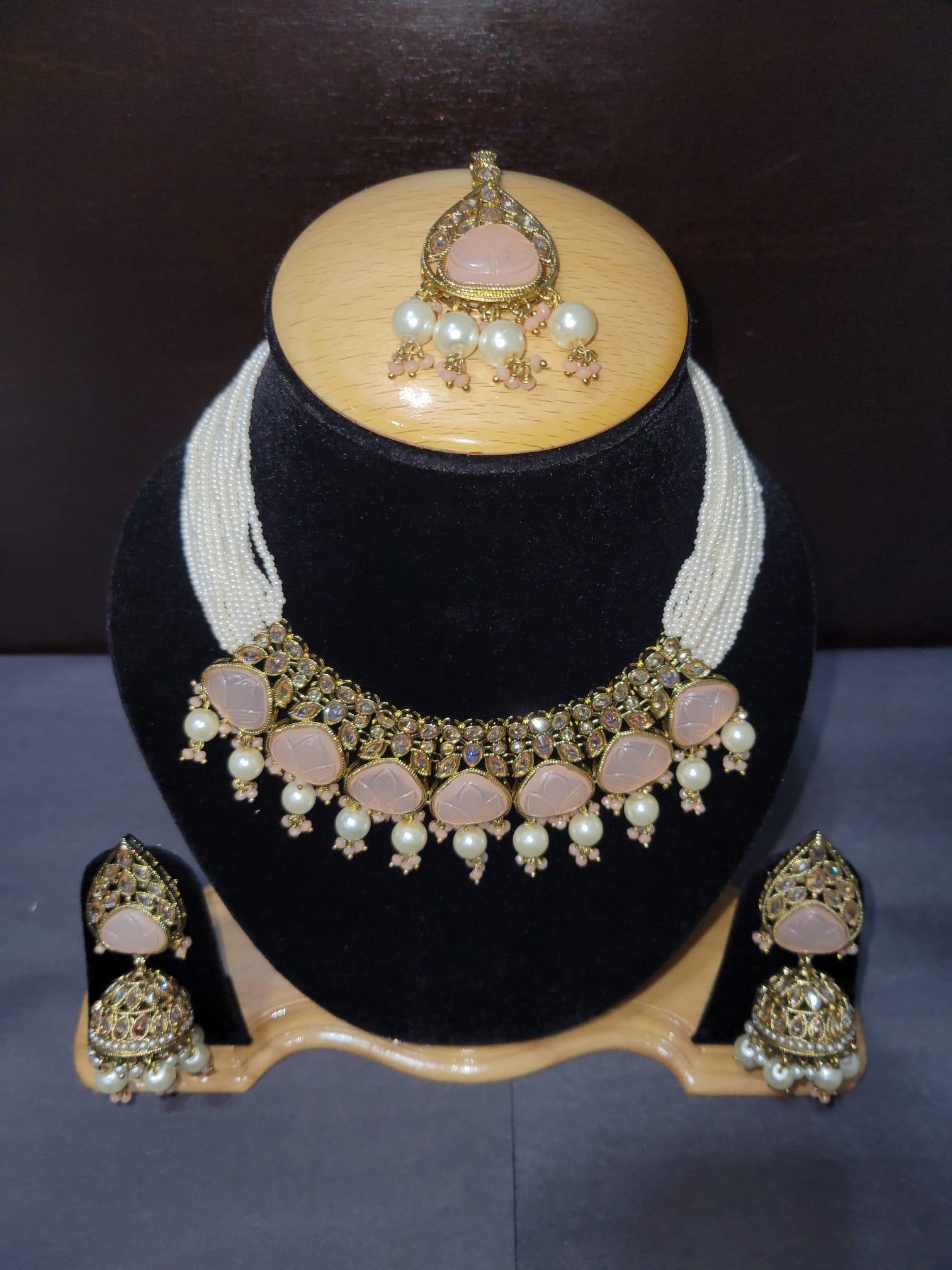 Sonia Boutique | 12107 66 Ave, Surrey, BC V3W 1Z8, Canada | Phone: (778) 706-8750