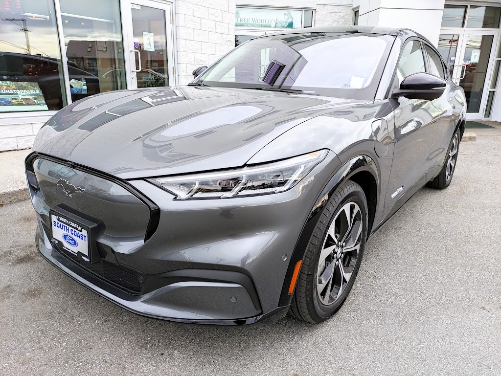South Coast Ford Sales | 5606 Wharf Ave, Sechelt, BC V0N 3A0, Canada | Phone: (604) 885-3281