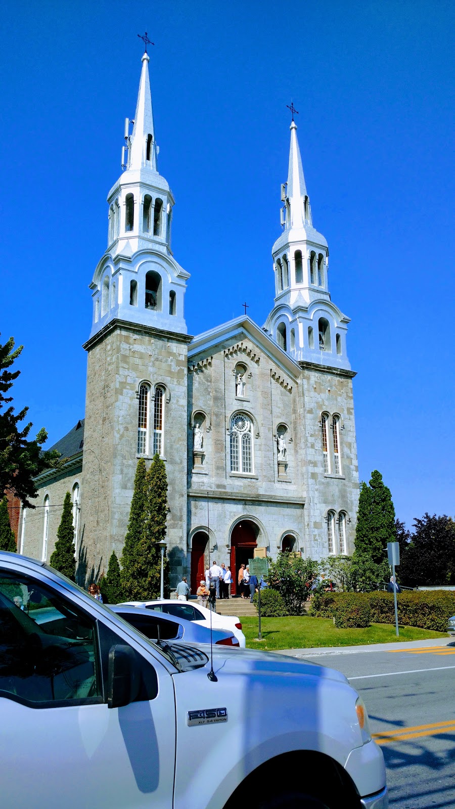 Église Catholique de Lavaltrie | 1341 Rue Notre-Dame, Lavaltrie, QC J5T 0C7, Canada | Phone: (450) 586-1044