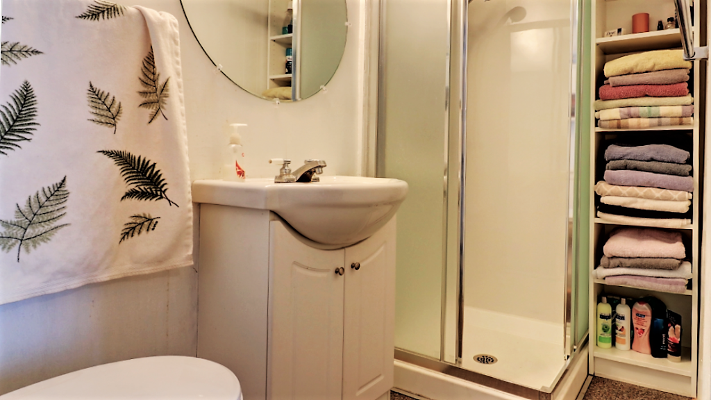 Deerview Lodge & Cabins | 398 BC-3, Princeton, BC V0X 1W0, Canada | Phone: (250) 295-0106
