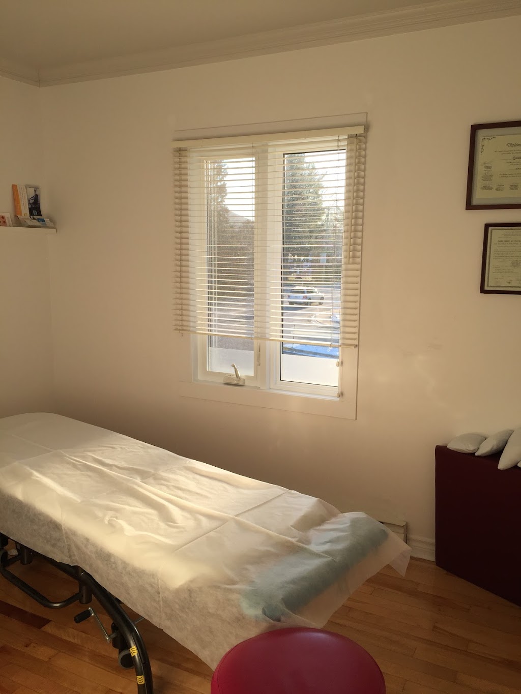 OSTEO. LAURE FRANCOIS | 11 Boul Constable, McMasterville, QC J3G 1M8, Canada | Phone: (514) 560-2456