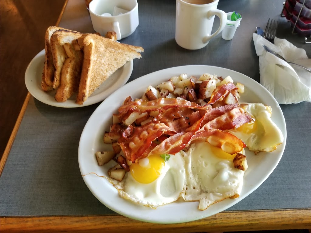 Birchwood Motor Hotel | 112018 Provincial Trunk Hwy 59, Traverse Bay, MB R0E 2A0, Canada | Phone: (204) 756-2596