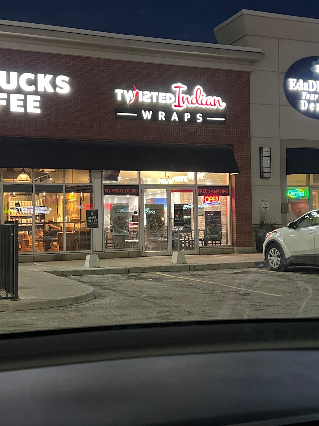 Twisted Indian Wraps, Creekside Crossing, Mississauga | 1560 Dundas St E Building C3, Unit 2, Mississauga, ON L4X 1L4, Canada | Phone: (905) 276-2829