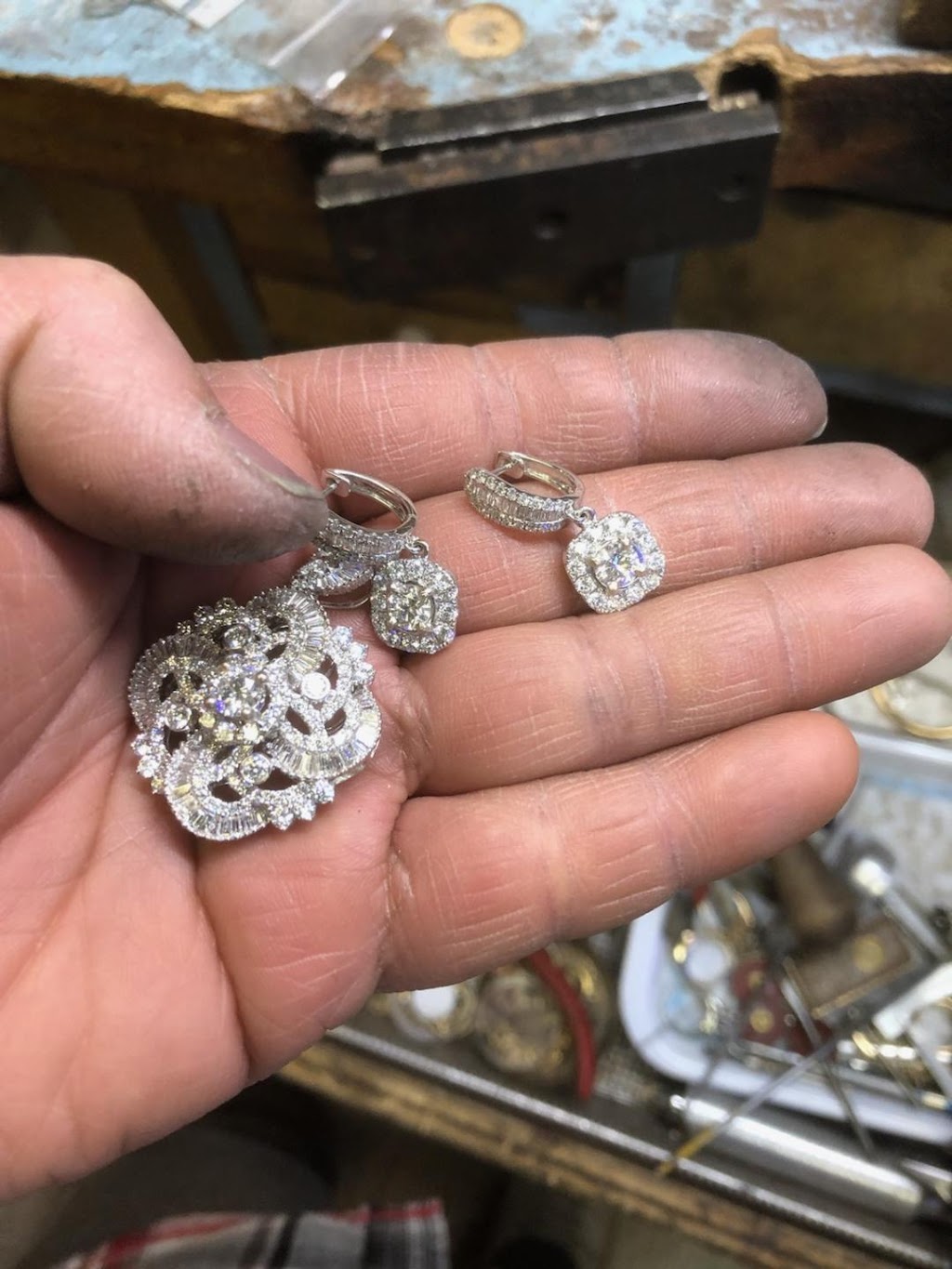 Master Goldsmith Ltd. | 14357 104 Ave #105, Surrey, BC V3T 1Y1, Canada | Phone: (604) 588-5435