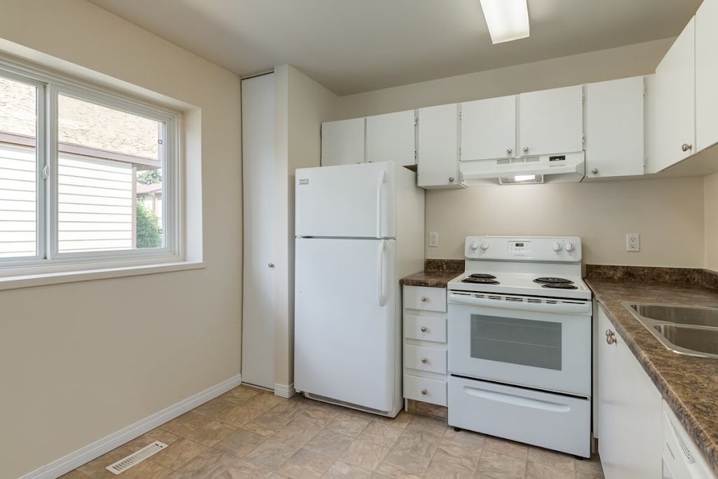 Cavell Ridge Townhomes | 1 Hyndman Cres NW, Edmonton, AB T5A 4X6, Canada | Phone: (855) 247-1492