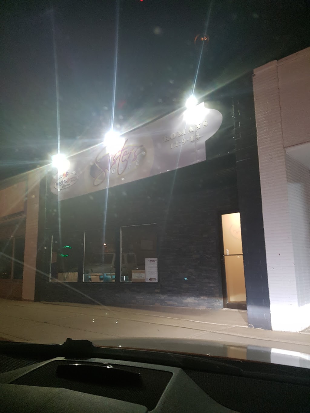 Sisters Cafe Western Pizza | 132 Mountain St, Strasbourg, SK S0G 4V0, Canada | Phone: (306) 725-3800