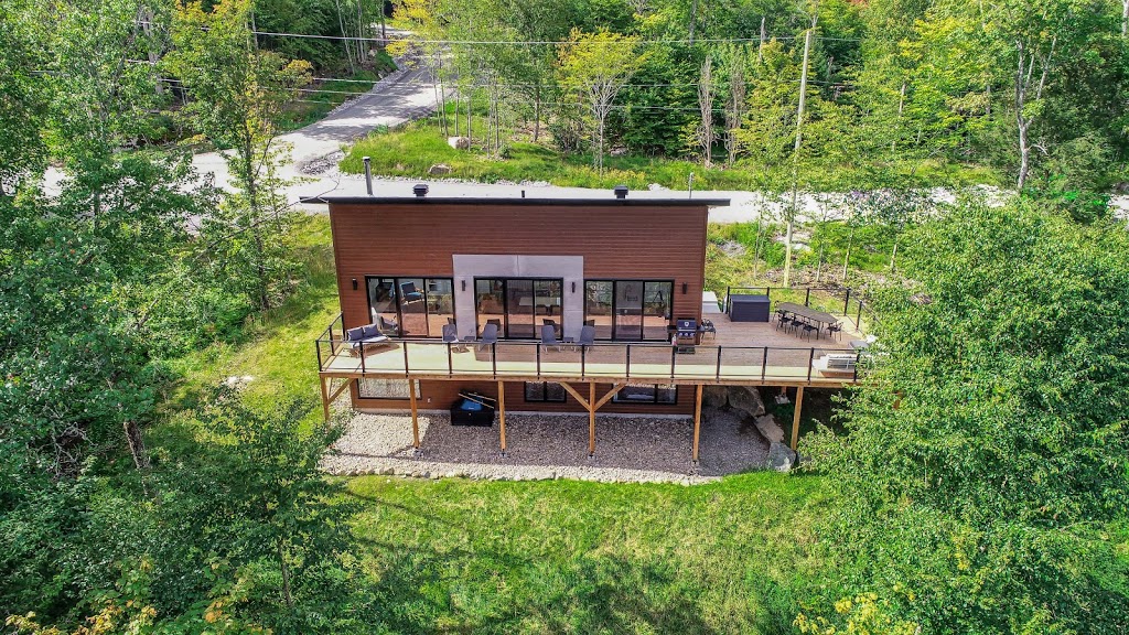 Alpine Chalet | 50 Rue du Mont-Sanford, La Conception, QC J0T 1M0, Canada | Phone: (819) 774-0203