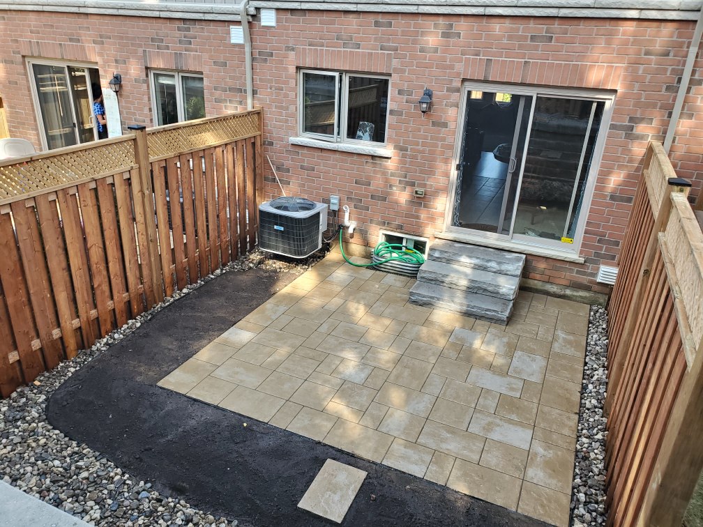 A R Down Landscaping Inc | 83 Kingham Rd, Acton, ON L7J 1S3, Canada | Phone: (905) 864-9113