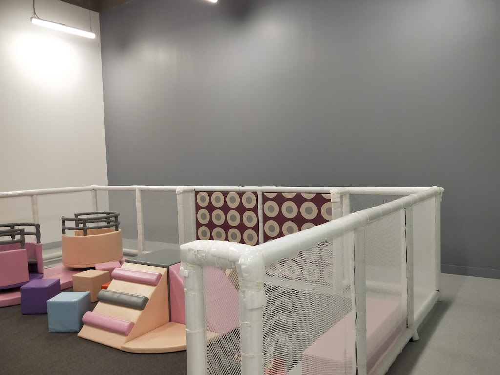 Laugh Out Loud Kids playground (Aurora) | 43 First Commerce Dr UNIT J2, Aurora, ON L4G 0G2, Canada | Phone: (905) 713-6668