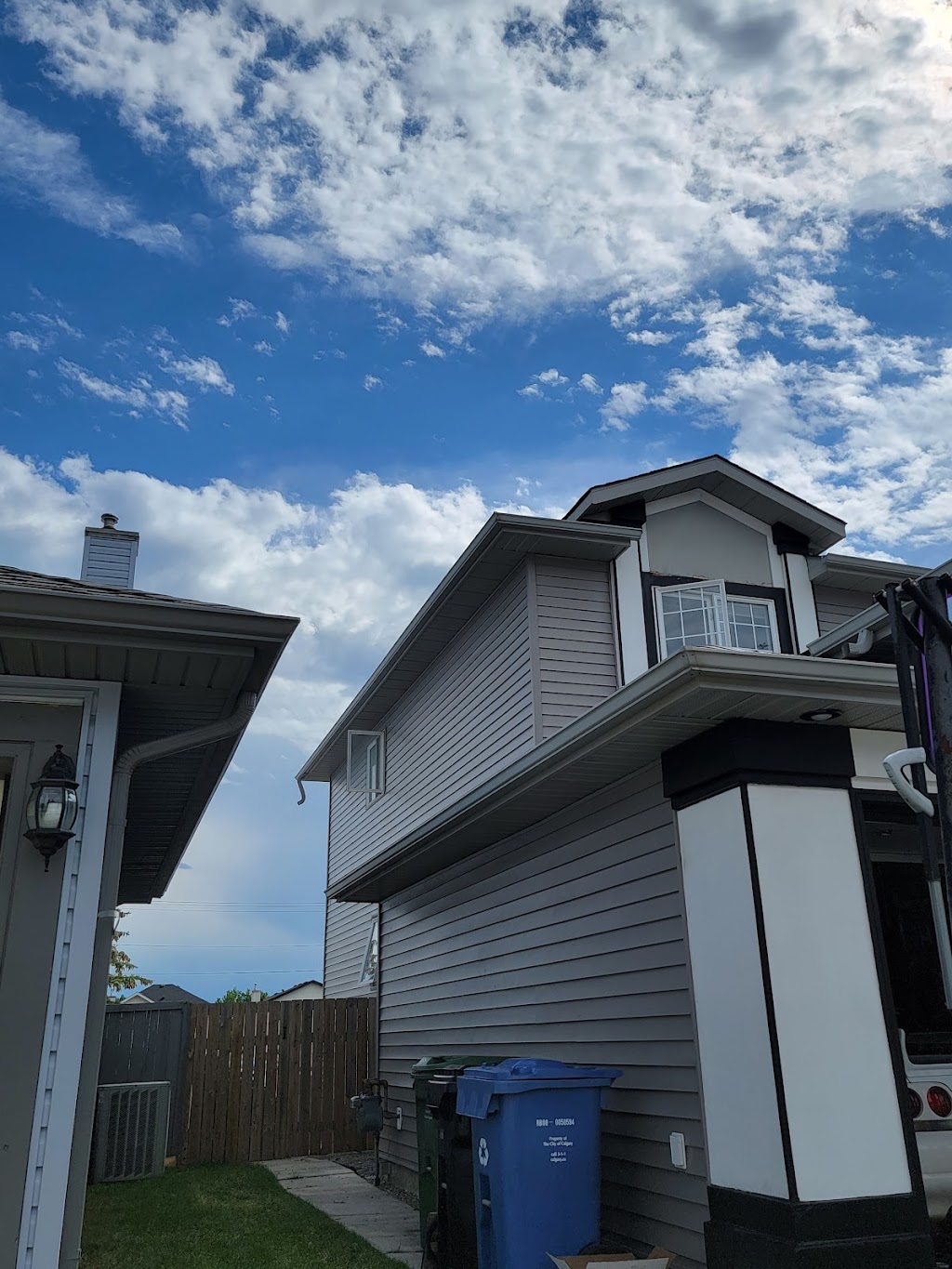 Urban Siding | 8 Sunmount Gardens SE, Calgary, AB T2X 2B1, Canada | Phone: (403) 354-4600