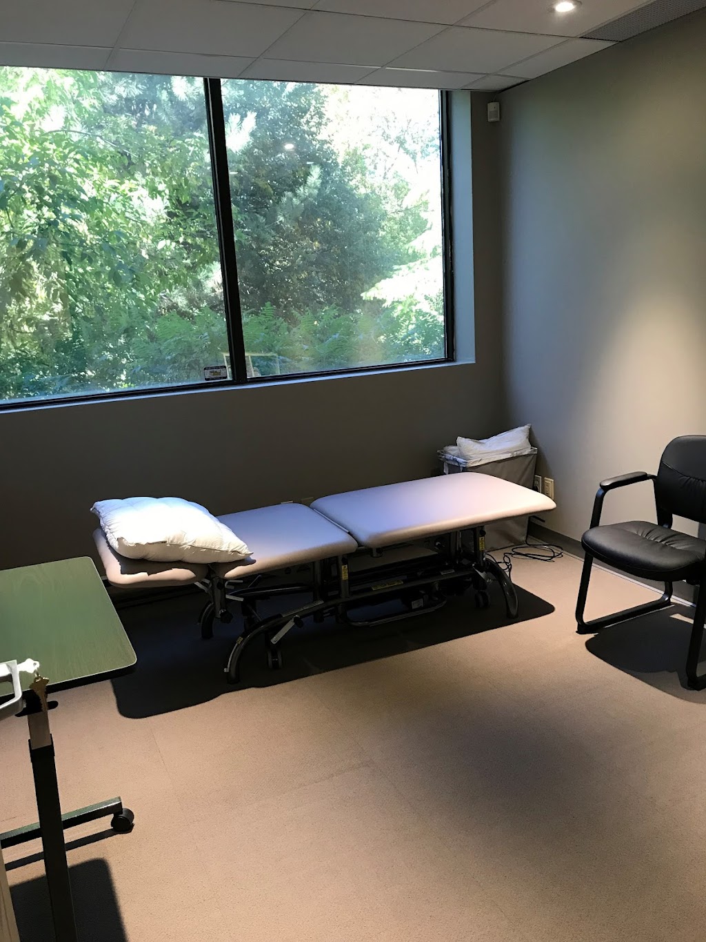 Lifemark Neurologic Physiotherapy St-Laurent | 2255 St. Laurent Blvd #120, Ottawa, ON K1G 4K3, Canada | Phone: (613) 454-0121