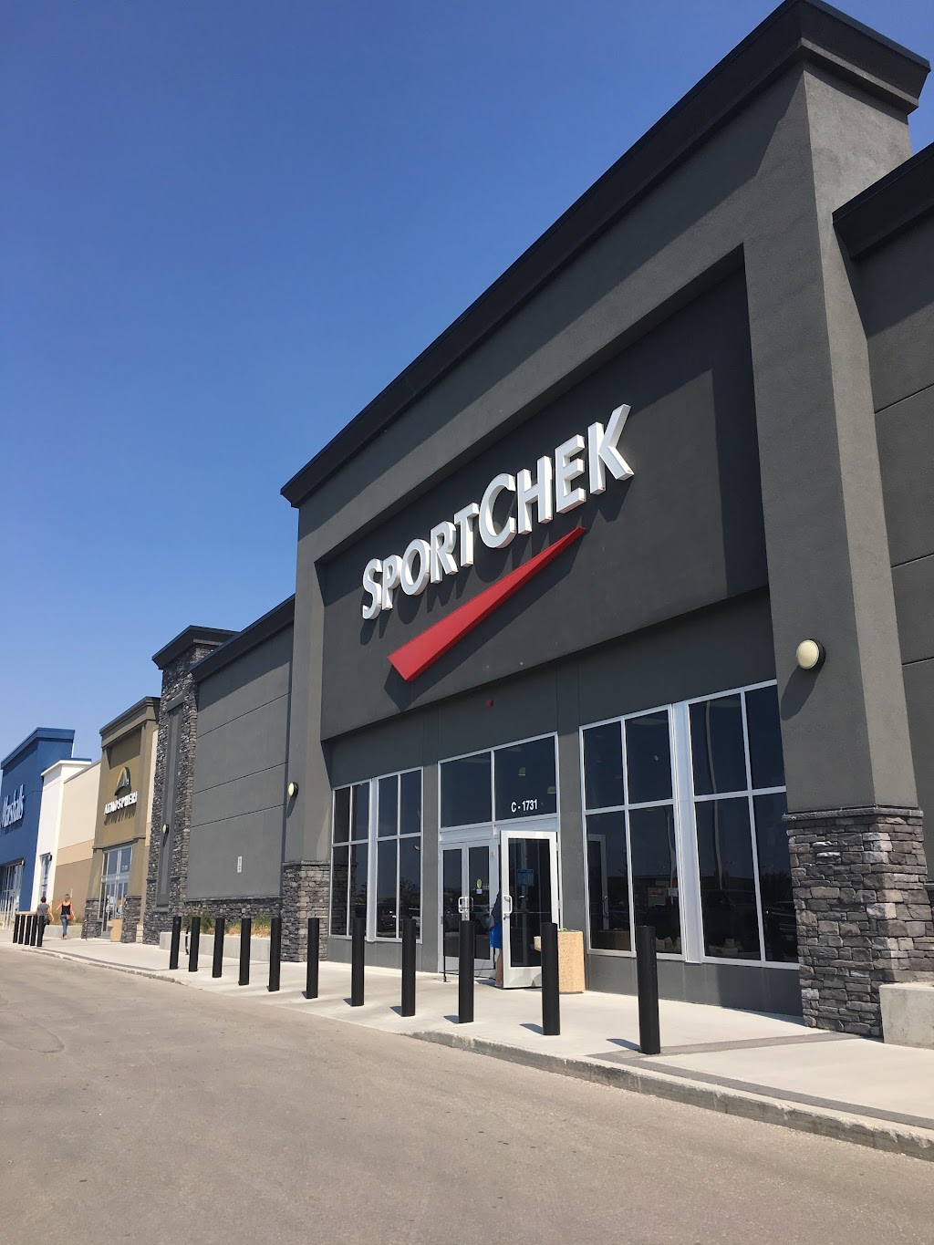 Sport Chek | 1731 Kenaston Blvd UNIT C, Winnipeg, MB R3Y 1V5, Canada | Phone: (204) 275-2775