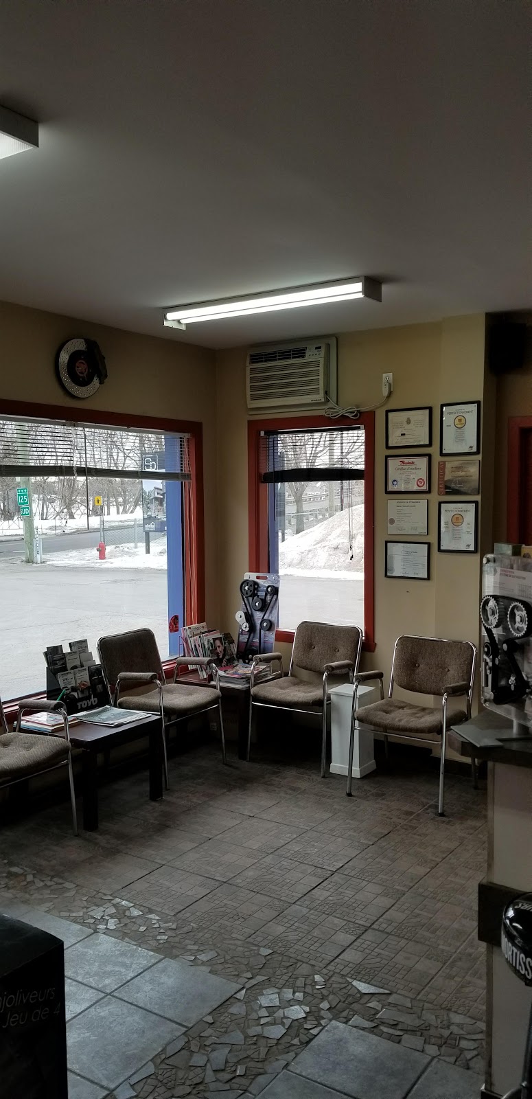 Garage Du Vieux Pont Inc | 32 Rue Chapleau, Terrebonne, QC J6W 2S9, Canada | Phone: (450) 471-1873
