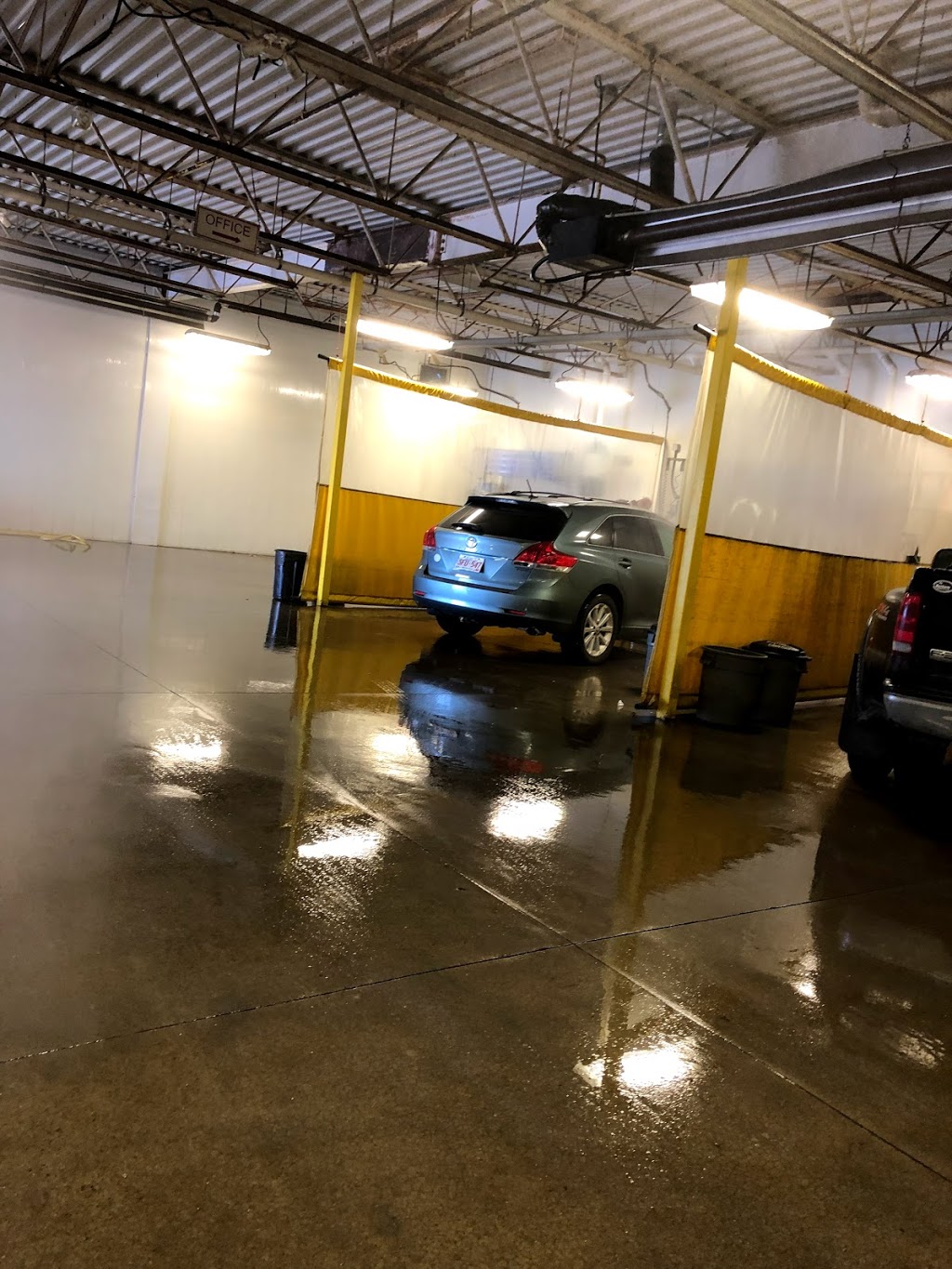 Fraser Car Wash | 2603 151 Avenue Northwest, Edmonton, AB T5Y 2M4, Canada | Phone: (780) 456-0083