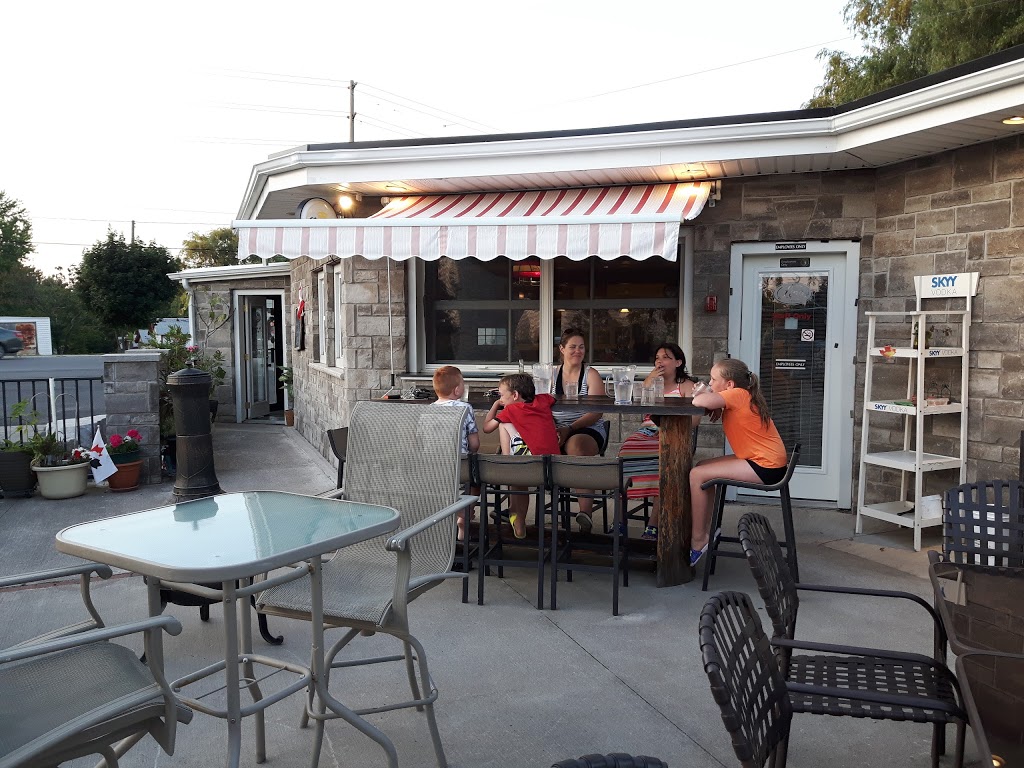 Linos Pizza | 2 Ridgeway Rd, Ridgeway, ON L0S 1N0, Canada | Phone: (905) 894-2411