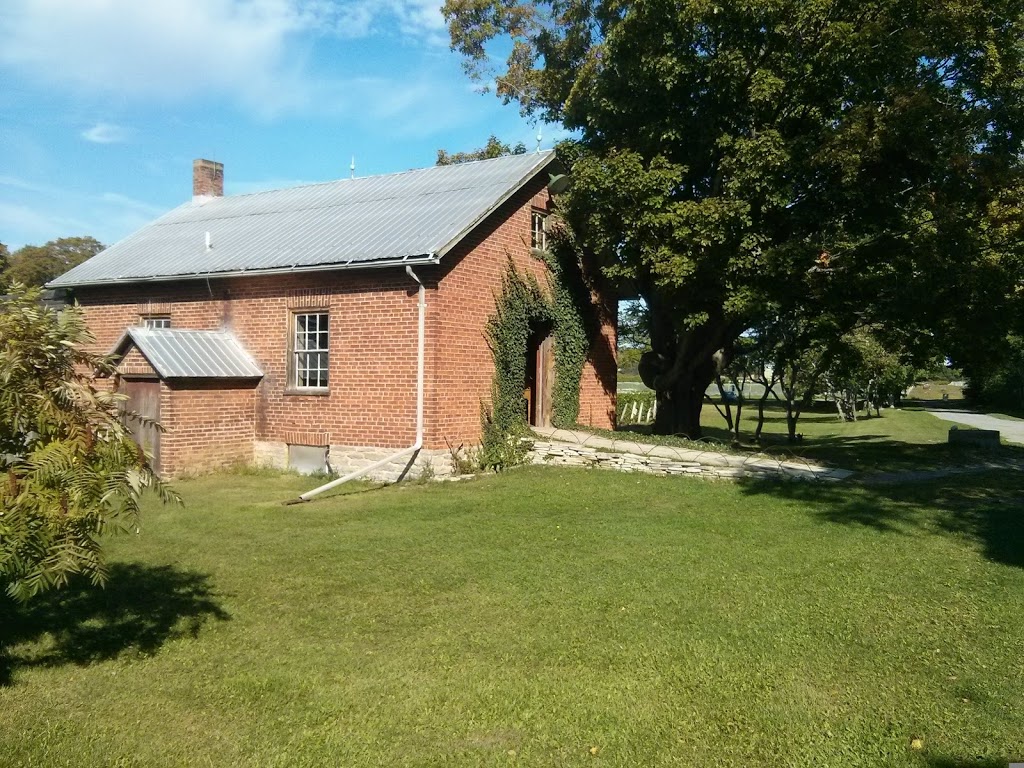 Prince Edward County Custom Wine Tours | 3 Sunshine Ln, Trenton, ON K6V 6X3, Canada | Phone: (343) 333-0740
