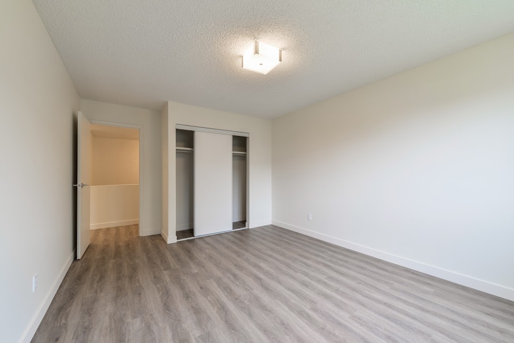 Sandstone Pointe | 3840 Mill Woods Rd NW, Edmonton, AB T6K 2M2, Canada | Phone: (780) 408-2668