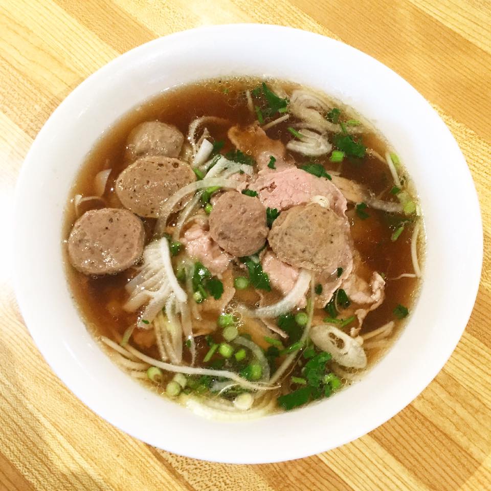 Pho Winnipeg | 1105 Arlington St, Winnipeg, MB R3E 3L1, Canada | Phone: (204) 774-2929