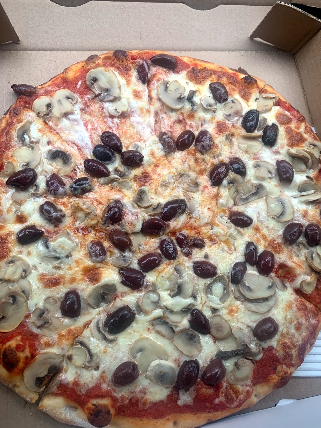 Dantes Pizzeria | 8700 Dufferin St #18, Concord, ON L4K 4S6, Canada | Phone: (905) 881-1070
