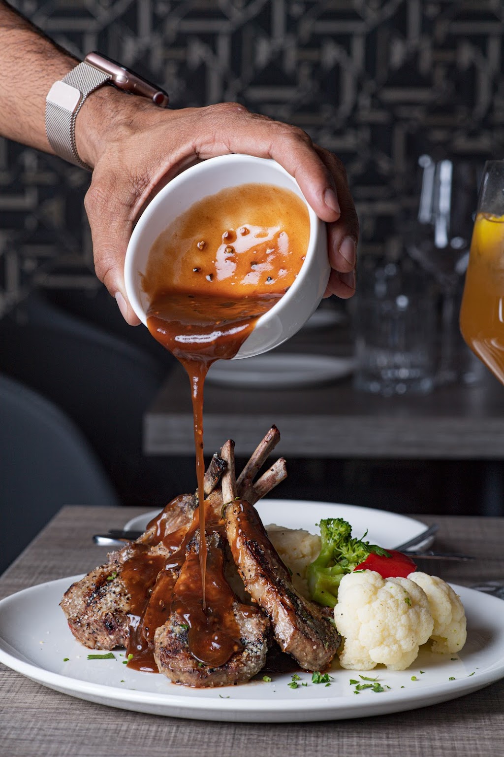 Cyphers Cafe & Lounge | 3505 Wyecroft Rd, Oakville, ON L6L 0B6, Canada | Phone: (289) 837-0200