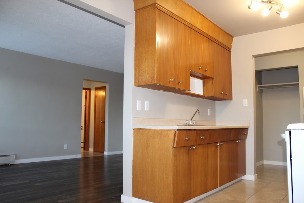 Jazz Manor Apartments | 10741 108 St NW, Edmonton, AB T5H 3A4, Canada | Phone: (780) 893-2304
