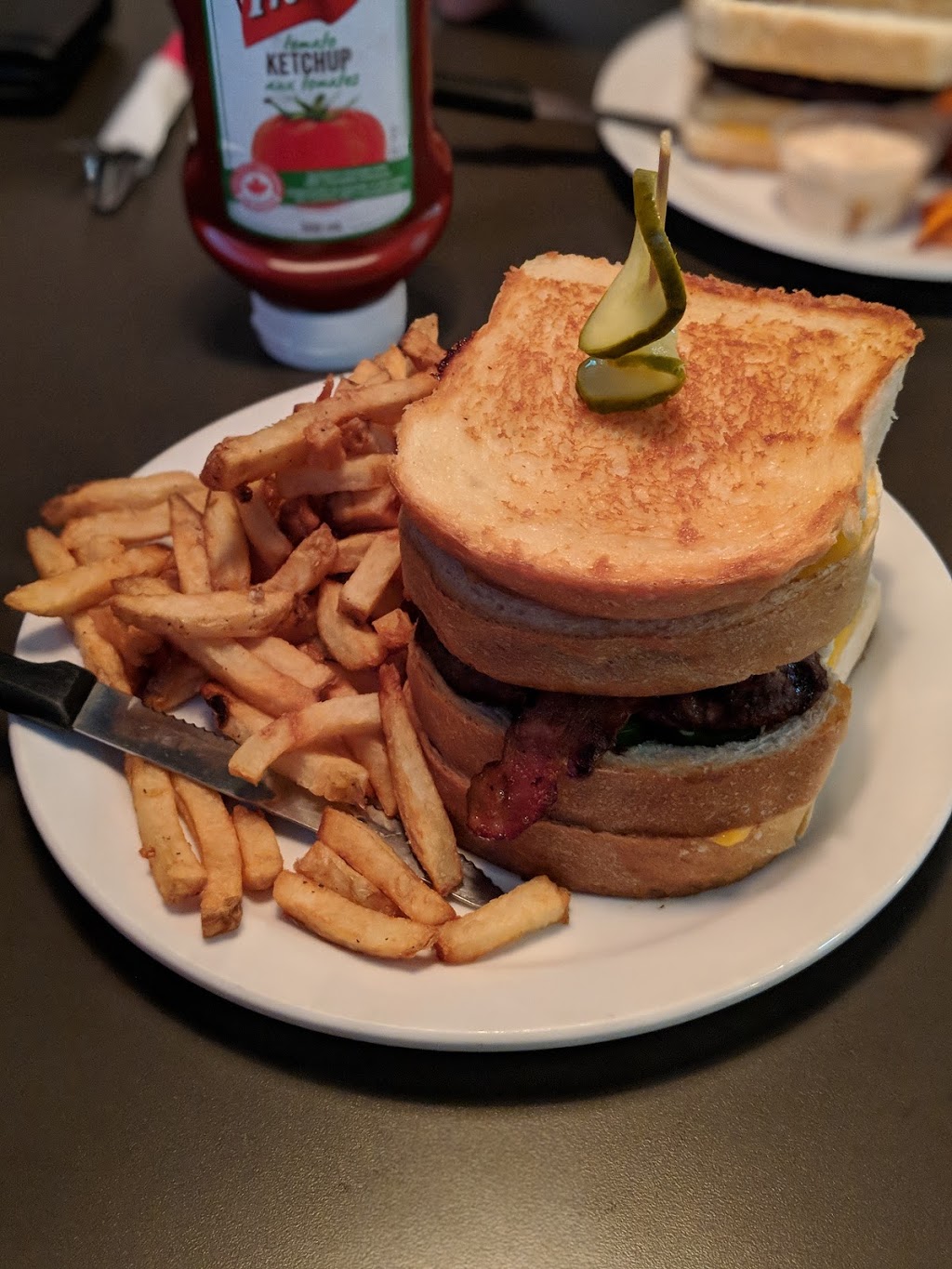 Danbys Roadhouse | 6127 Perth St, Richmond, ON K0A 2Z0, Canada | Phone: (613) 838-2828