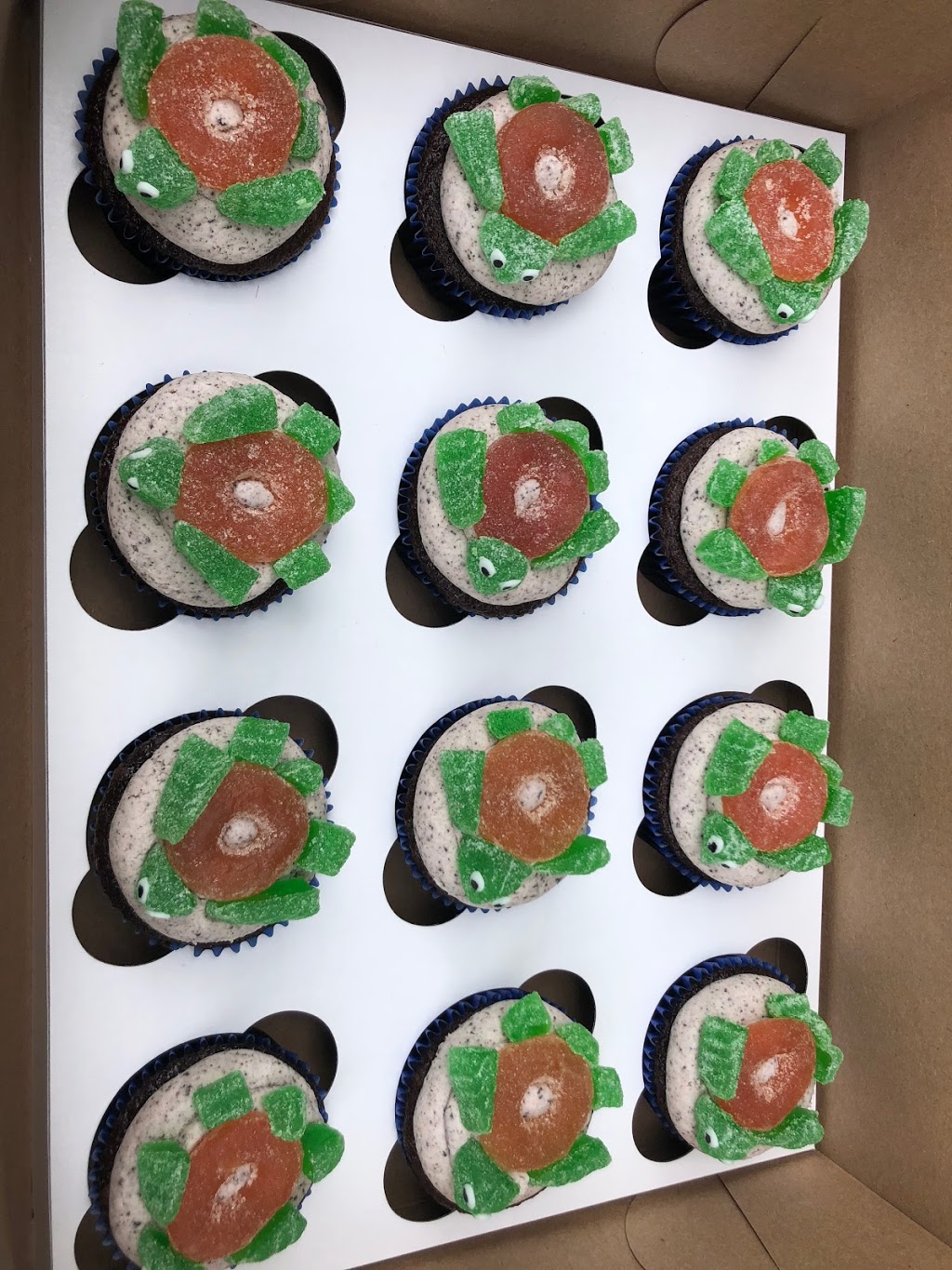 Okotoks Cakes | 407 Cimarron Blvd, Okotoks, AB T1S 0A9, Canada | Phone: (587) 435-1138