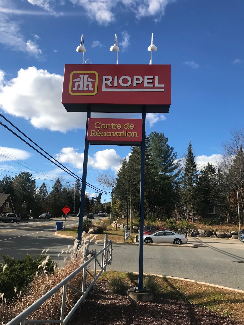 Riopel Centre de Rénovation Home Hardware | 2105 Boulevard de Sainte-Adèle, Sainte-Adèle, QC J8B 0J2, Canada | Phone: (450) 229-3566