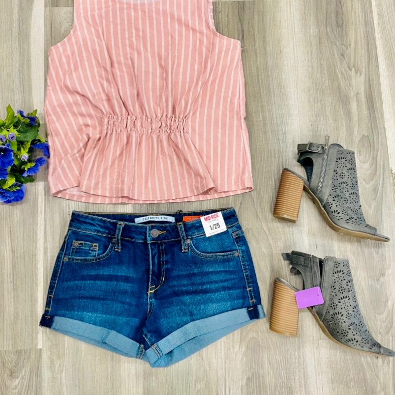 Funky Little Thrift Store | 122 Fifth Ave, Cochrane, AB T4C 0A4, Canada | Phone: (587) 227-4836