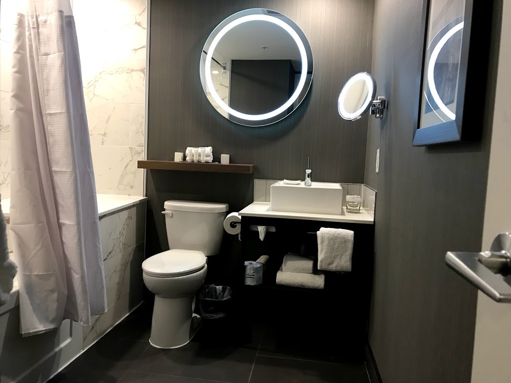 Sandman Signature Ottawa Airport Hotel | 250 W Hunt Club Rd, Ottawa, ON K1N 1H7, Canada | Phone: (613) 216-7263