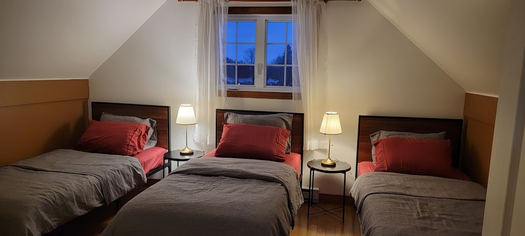 Reine Des Dunes Chalet | 193 Chem. des Dunes, Rivière-Rouge, QC J0T 1T0, Canada | Phone: (514) 348-6777