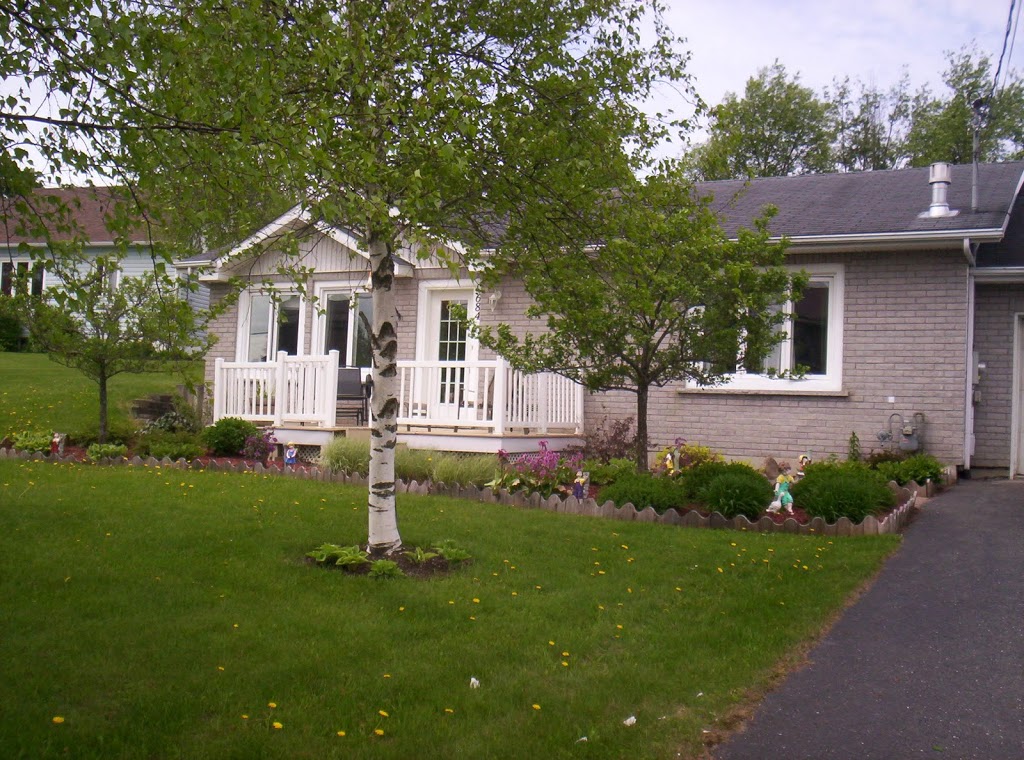 Au ptit bonheur | 684 Rue Merrill, Coaticook, QC J1A 1X5, Canada | Phone: (819) 849-0732