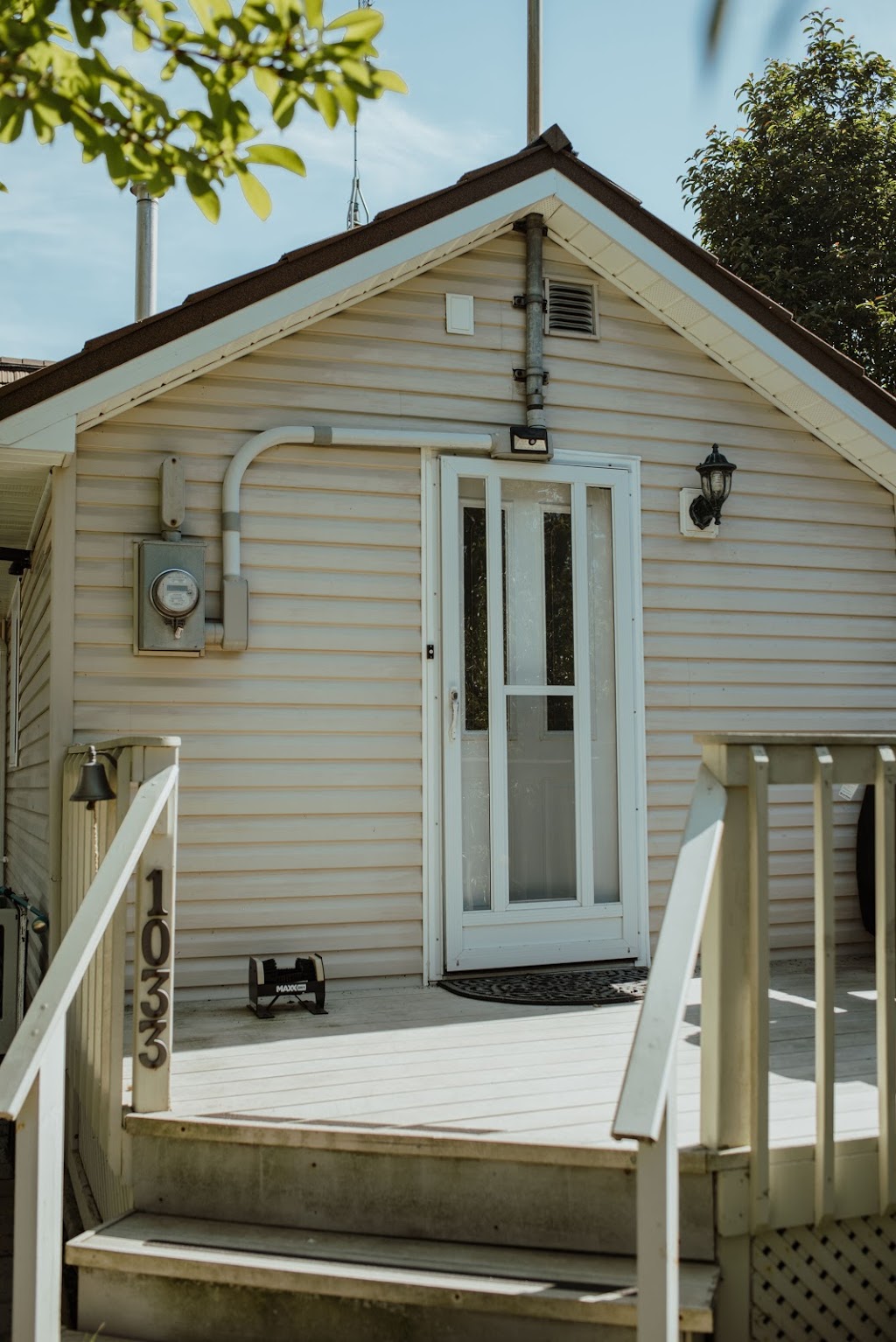 The Cedar House Kingsville | 1033 Cedar Dr, Kingsville, ON N9Y 3V5, Canada | Phone: (519) 981-1417