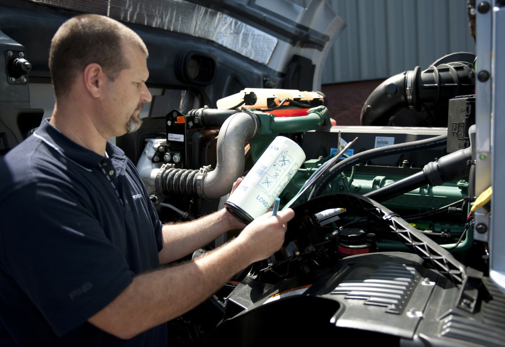 Rapid Truck Repair Calgary - 24/7 Road Service | 129 Valley Meadow Close NW, Calgary, AB T3B 5M2, Canada | Phone: (825) 608-5224