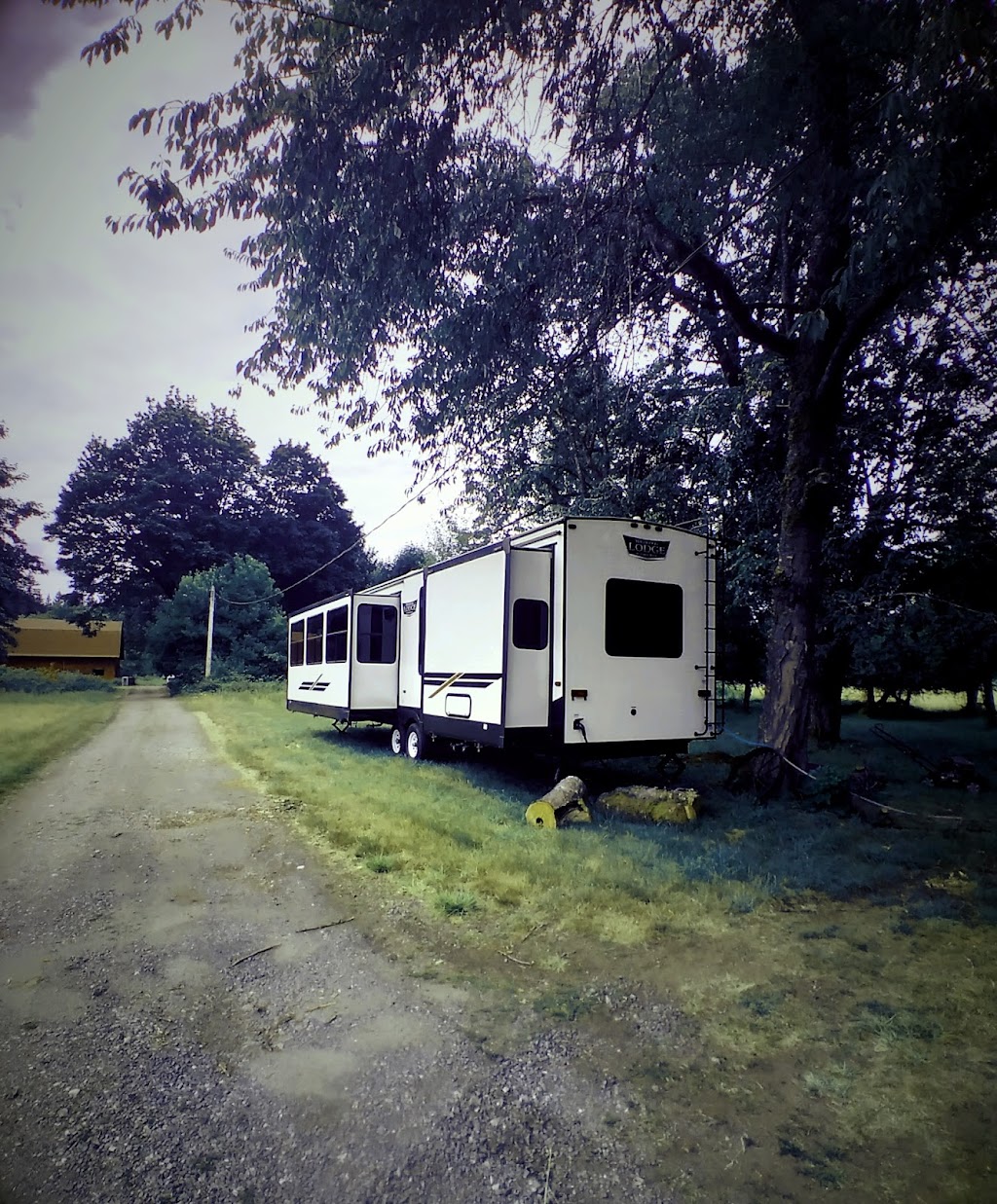 Laurys Retreat BnB & Campsites | 6190 Ferguson Rd, Port Alberni, BC V9Y 8L4, Canada | Phone: (250) 201-1144
