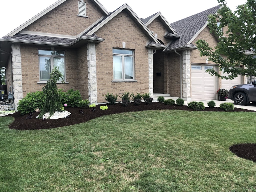 Helenas Gardening | 68 Nelson St, Mitchell, ON N0K 1N0, Canada | Phone: (519) 276-1749