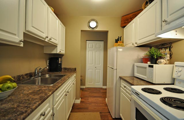 Wellesley Manor | 1916 McCallum Rd, Abbotsford, BC V2S 3M8, Canada | Phone: (604) 852-0827