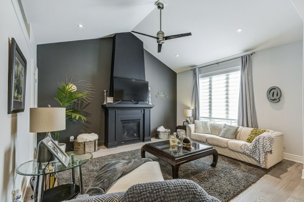 LooOK INside - Niagara Region | 5780 Blind Line, Burlington, ON L7P 0B2, Canada | Phone: (905) 802-7076