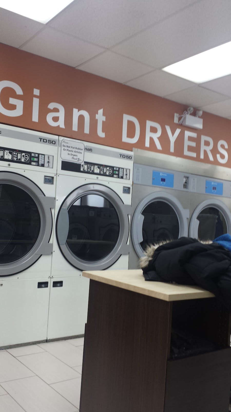 Woodbridge Coin Laundry | 7944 Kipling Ave, Woodbridge, ON L4L 1Z5, Canada | Phone: (647) 551-2646