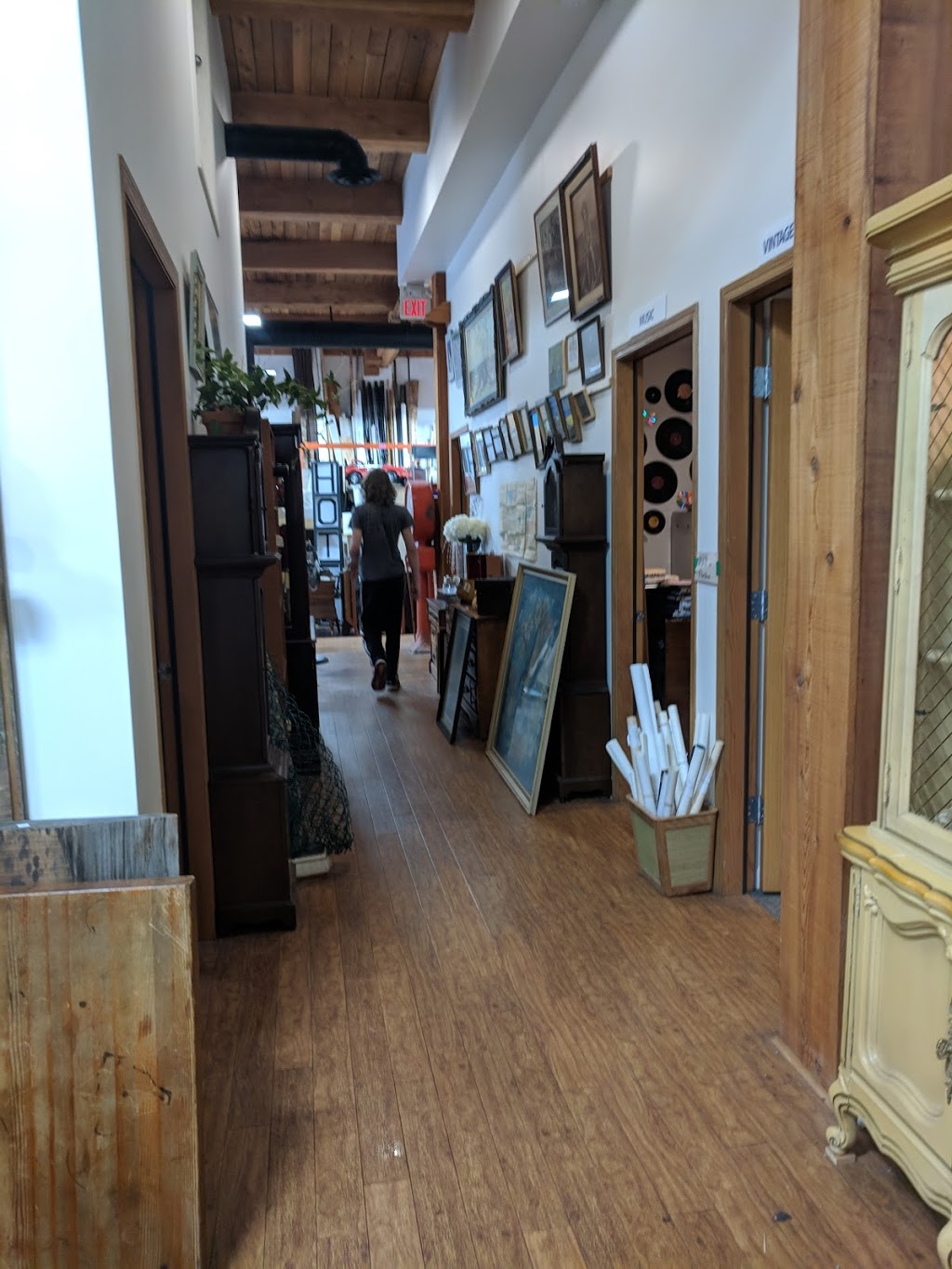 Urban Repurpose | 440 Brooksbank Ave #2, North Vancouver, BC V7J 2C2, Canada | Phone: (604) 990-5576