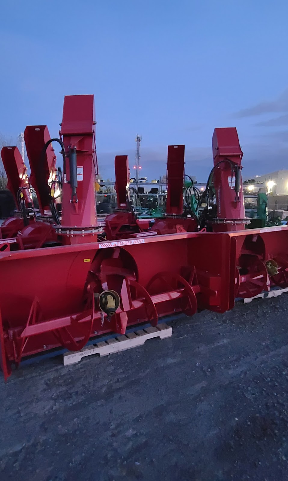 Infraneige Déneigement Laval | 1827 Rue le Royer, Laval, QC H7M 2R9, Canada | Phone: (514) 220-8888