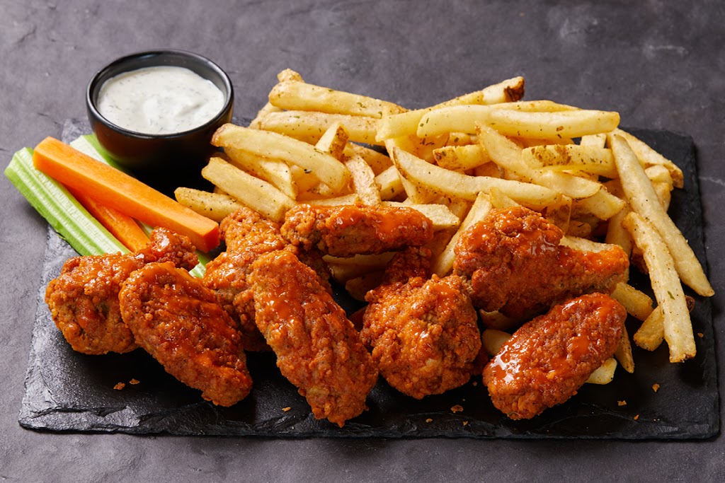 Wild Wing Eastview Road Guelph | 320 Eastview Rd, Guelph, ON N1E 0L2, Canada | Phone: (519) 822-5191