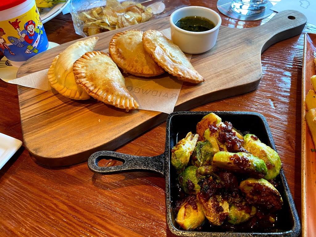 Braidwood Tavern | 4591 Blackcomb Way, Whistler, BC V8E 0Y4, Canada | Phone: (604) 966-5280