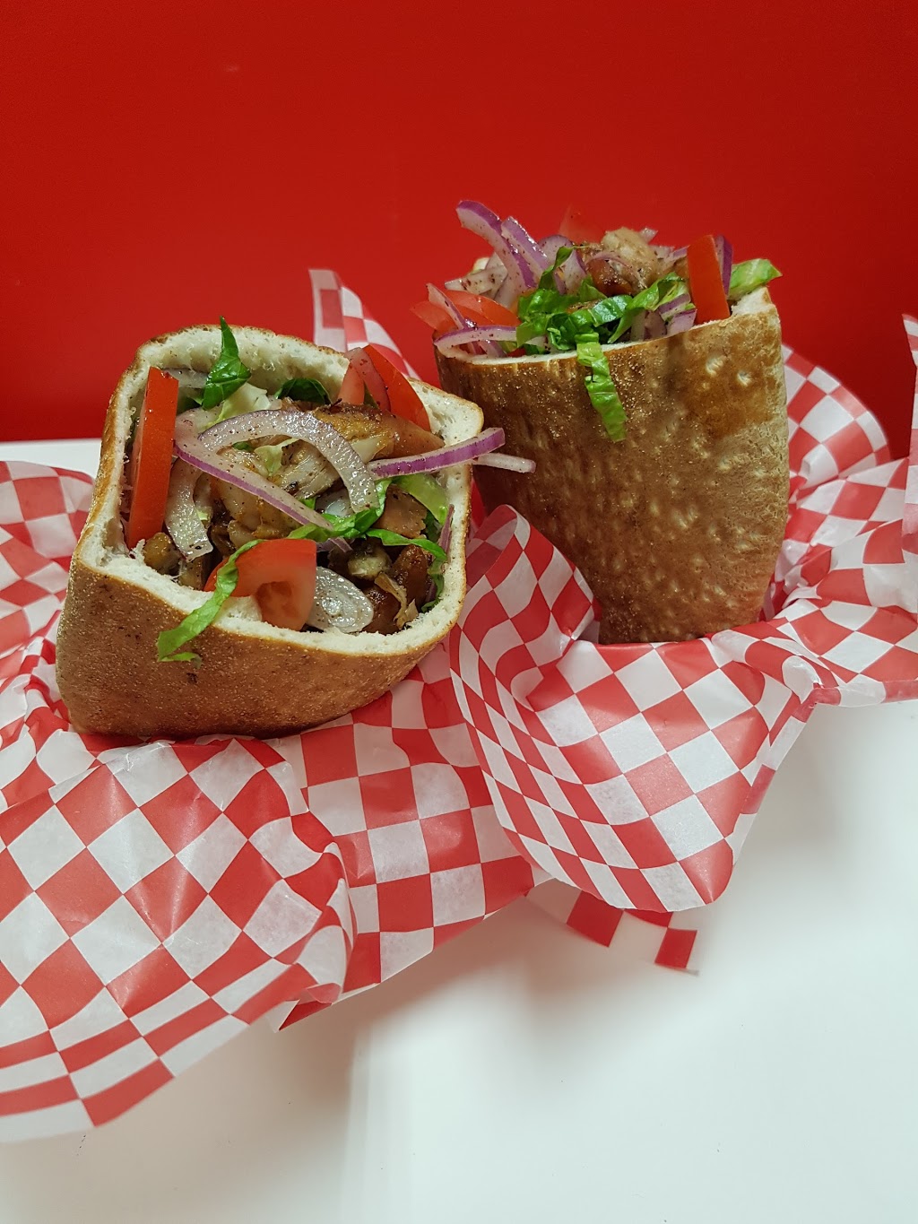 Vilis Pizza & Wings | 562 Kerr St, Oakville, ON L6K 3C7, Canada | Phone: (905) 338-8553