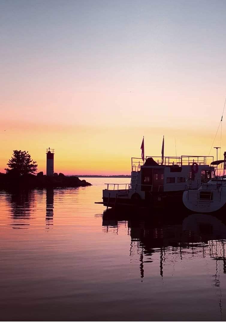 Sunset Memorial Charters | 80 Lighthouse Rd, St. Catharines, ON L2N 7P5, Canada | Phone: (800) 918-6612