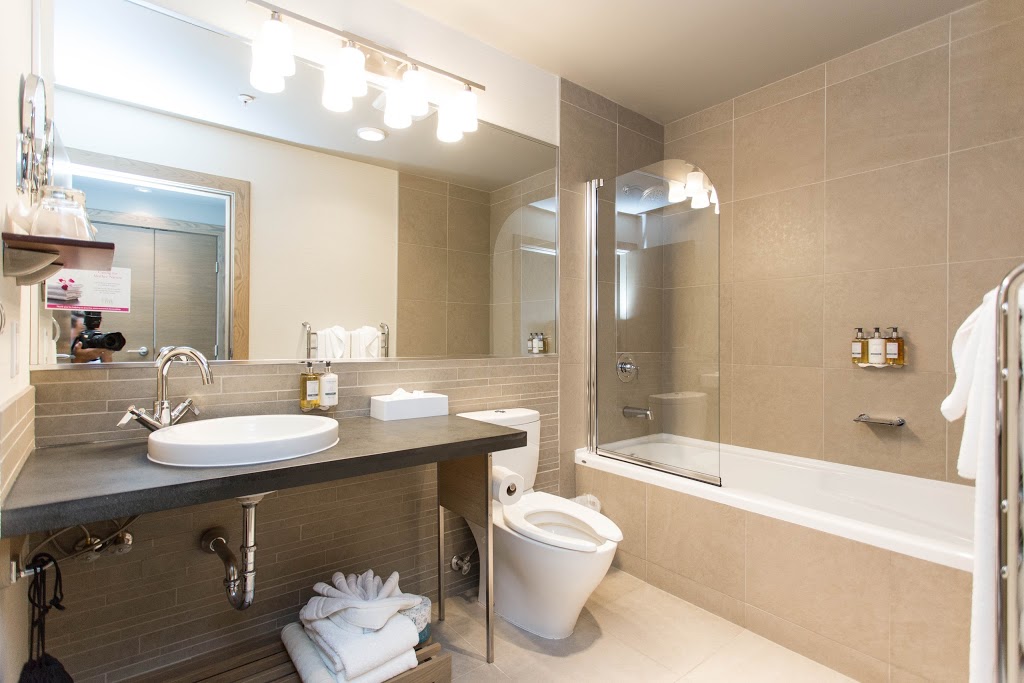 Sidney Pier Hotel & Spa | 9805 Seaport Pl, Sidney, BC V8L 4X3, Canada | Phone: (250) 655-9445