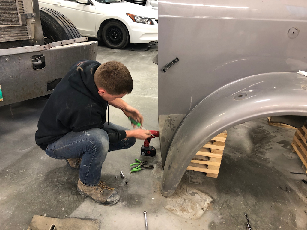 Diamond Autobody & Glass | 265 Kimberly Rd, Winkler, MB R6W 4A7, Canada | Phone: (204) 325-8957