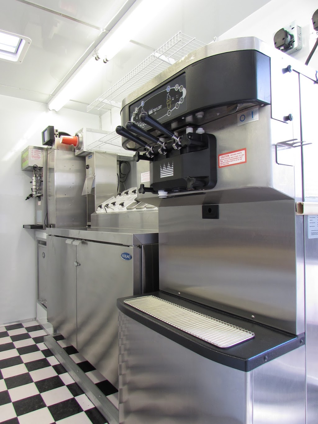 Food Trucks International | 1601 Church Ave Unit #5, Winnipeg, MB R2X 1G9, Canada | Phone: (855) 792-5853