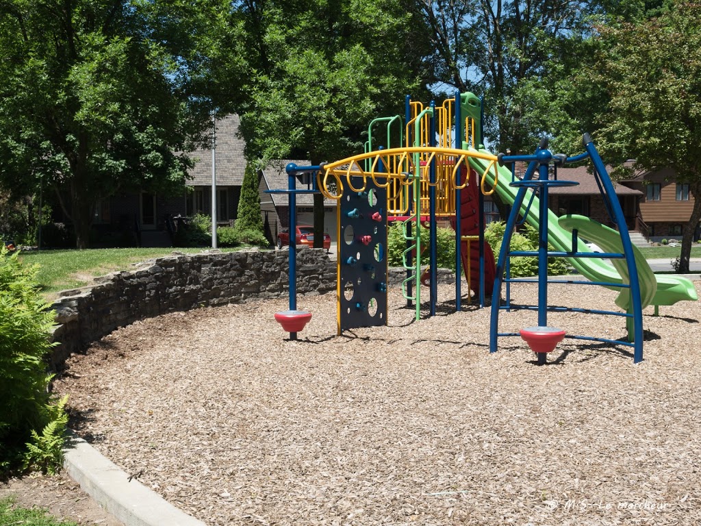 Parc Albert-Einstein | 264 Boulevard Albert-Einstein #262, Châteauguay, QC J6K, Canada